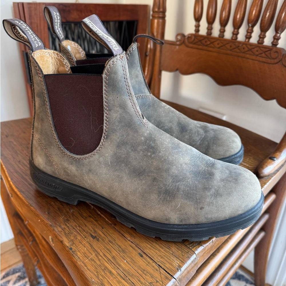 Granola girl style: Blundstone size 9 grey-ish brown for sale!